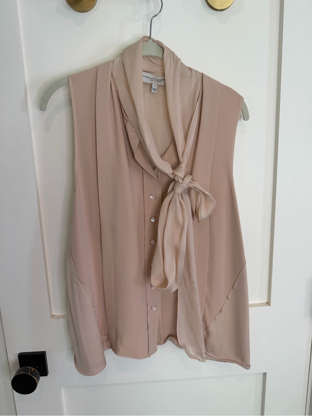 Carolina Herrara sleeveless blush pink silk blouse with neck tie